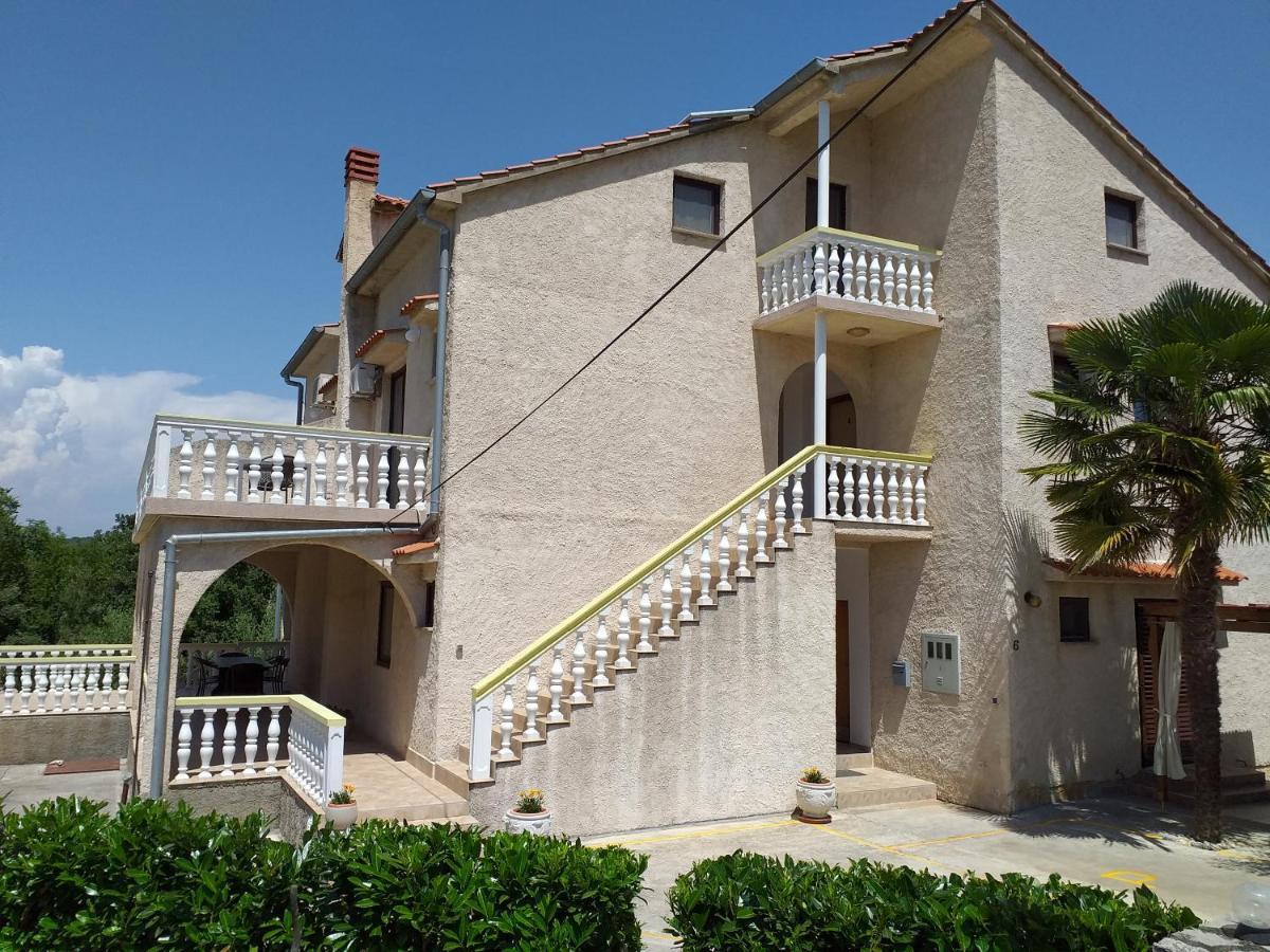 Apartments I-P Малинска Экстерьер фото