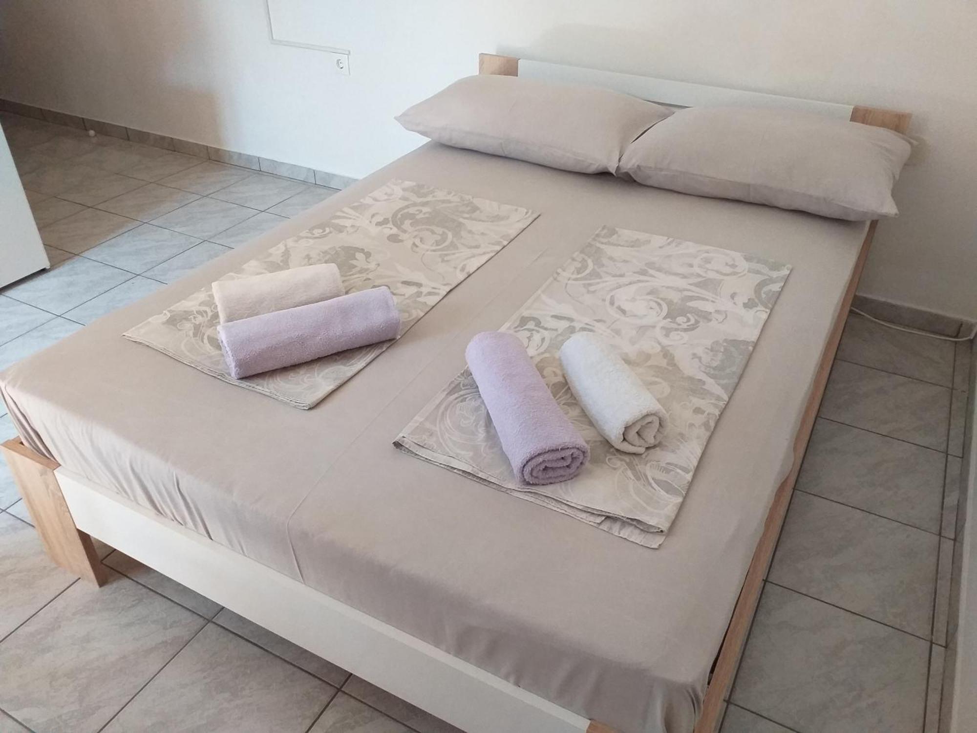 Apartments I-P Малинска Номер фото