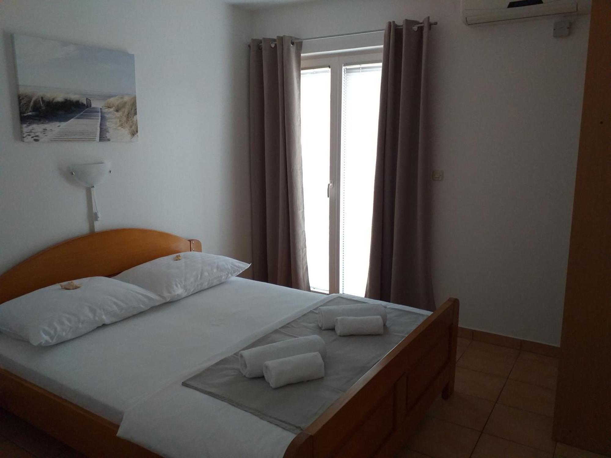 Apartments I-P Малинска Номер фото