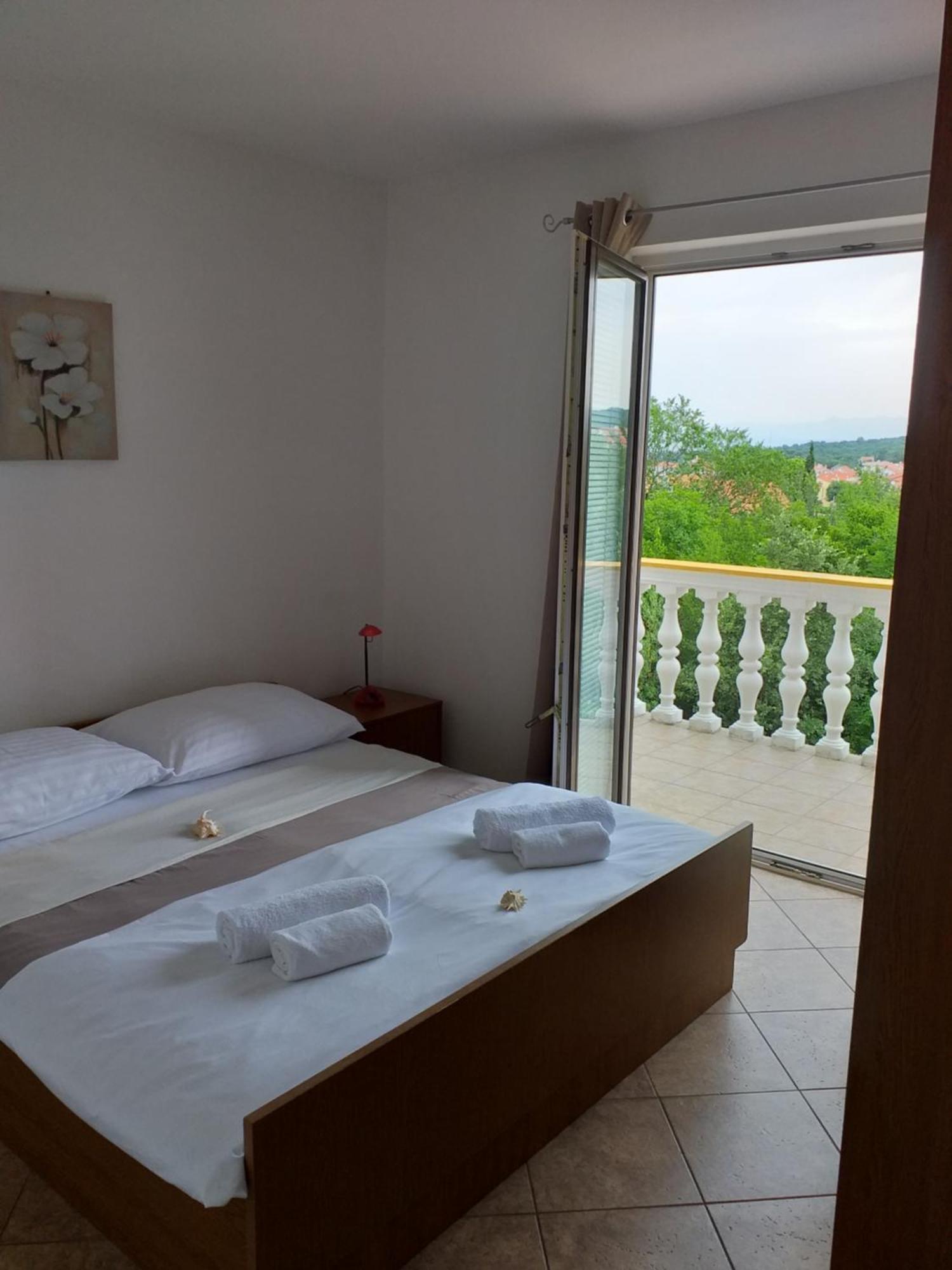 Apartments I-P Малинска Номер фото