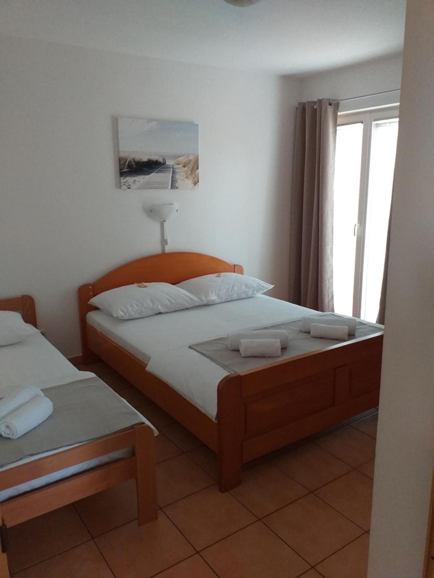 Apartments I-P Малинска Номер фото