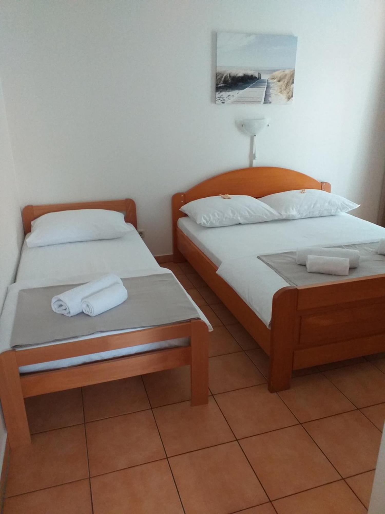 Apartments I-P Малинска Номер фото