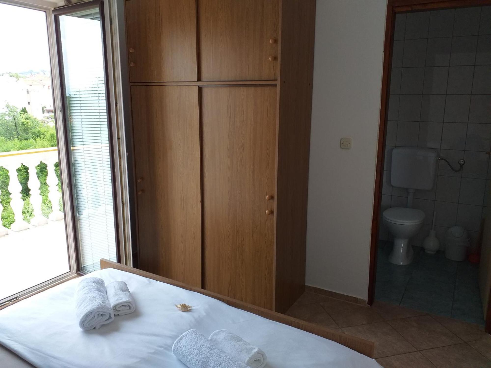 Apartments I-P Малинска Номер фото